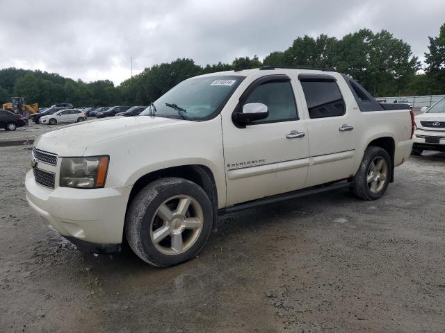  Salvage Chevrolet Avalanche