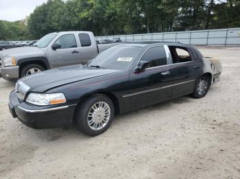  Salvage Lincoln Towncar