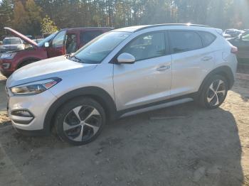  Salvage Hyundai TUCSON