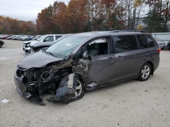  Salvage Toyota Sienna