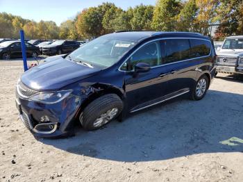  Salvage Chrysler Pacifica