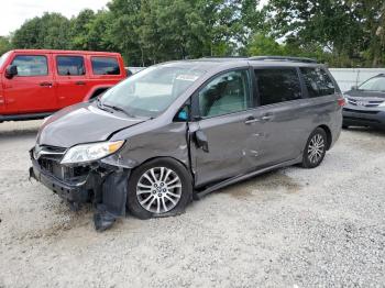  Salvage Toyota Sienna