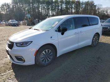  Salvage Chrysler Pacifica