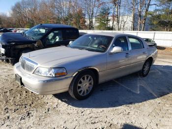  Salvage Lincoln Towncar