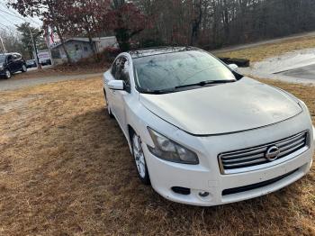  Salvage Nissan Maxima