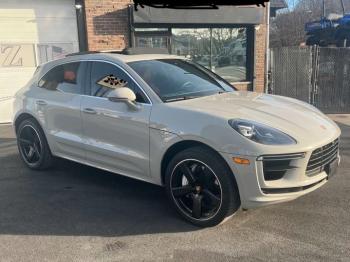  Salvage Porsche Macan