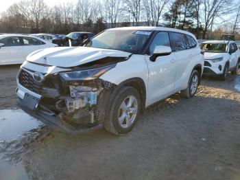  Salvage Toyota Highlander