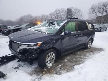  Salvage Kia Carnival