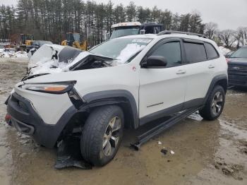  Salvage Jeep Cherokee