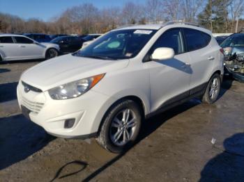  Salvage Hyundai TUCSON