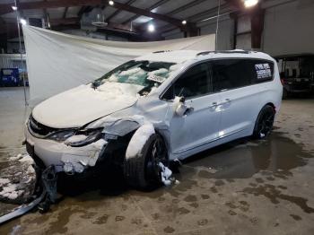  Salvage Chrysler Pacifica