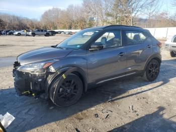  Salvage Nissan Kicks