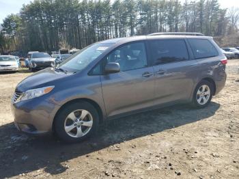  Salvage Toyota Sienna