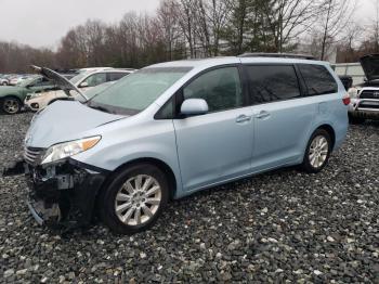  Salvage Toyota Sienna