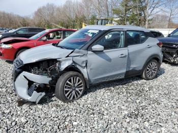  Salvage Nissan Kicks