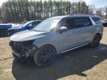  Salvage Kia Carnival