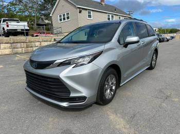  Salvage Toyota Sienna