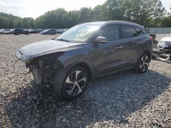  Salvage Hyundai TUCSON