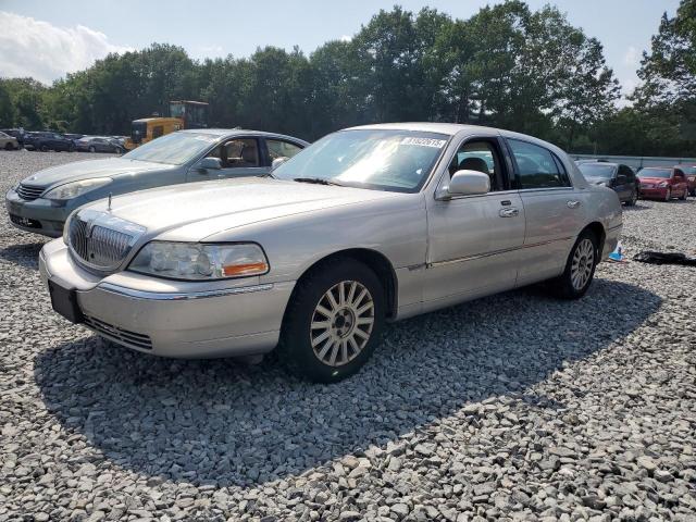  Salvage Lincoln Towncar