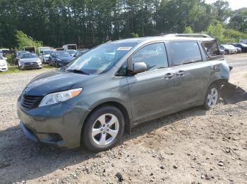  Salvage Toyota Sienna