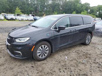  Salvage Chrysler Pacifica