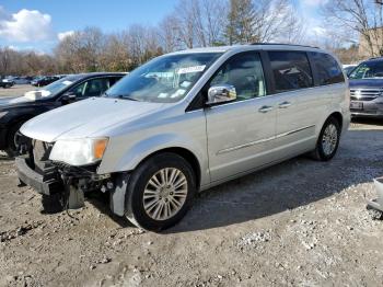  Salvage Chrysler Minivan