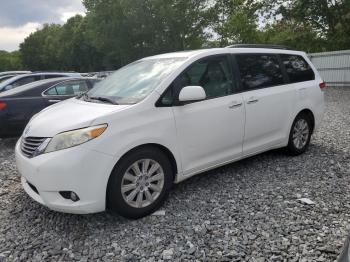  Salvage Toyota Sienna