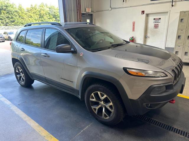  Salvage Jeep Cherokee