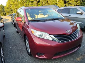  Salvage Toyota Sienna