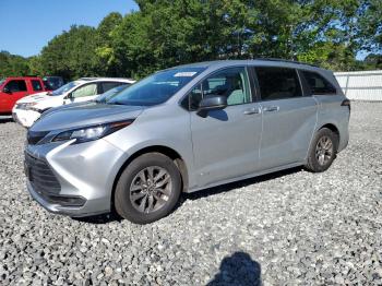  Salvage Toyota Sienna