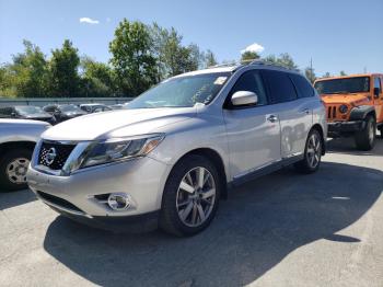  Salvage Nissan Pathfinder