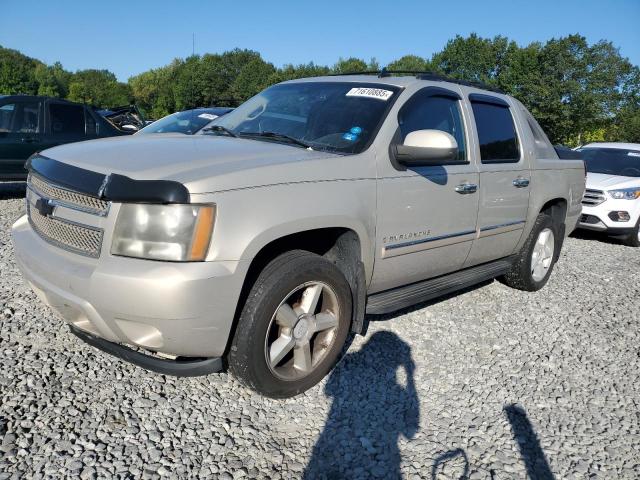  Salvage Chevrolet Avalanche