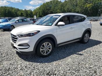  Salvage Hyundai TUCSON