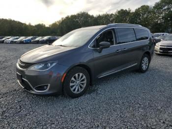  Salvage Chrysler Pacifica