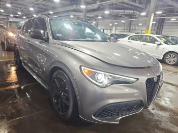  Salvage Alfa Romeo Stelvio