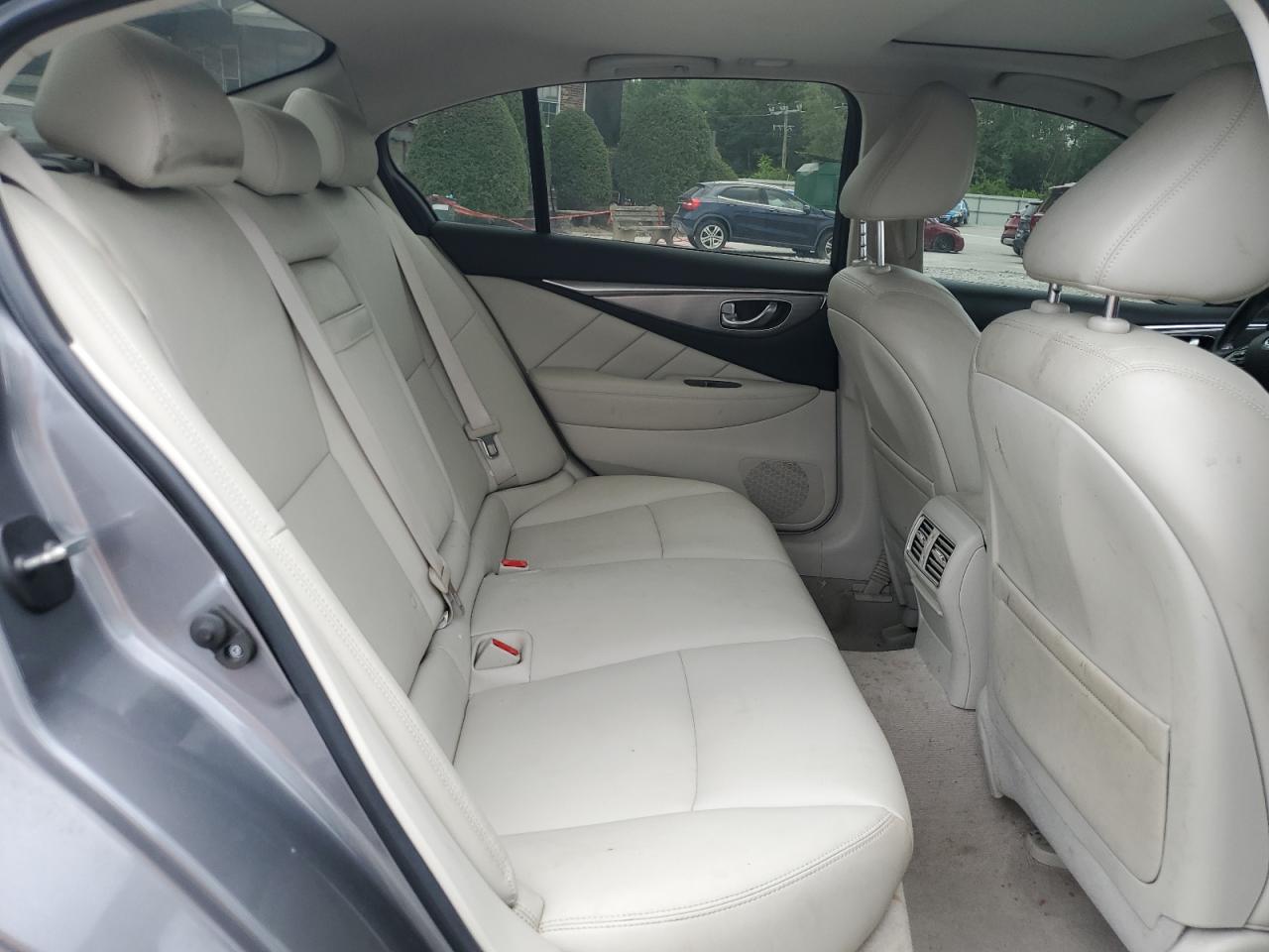 INFINITI Q50 Premium Image 3