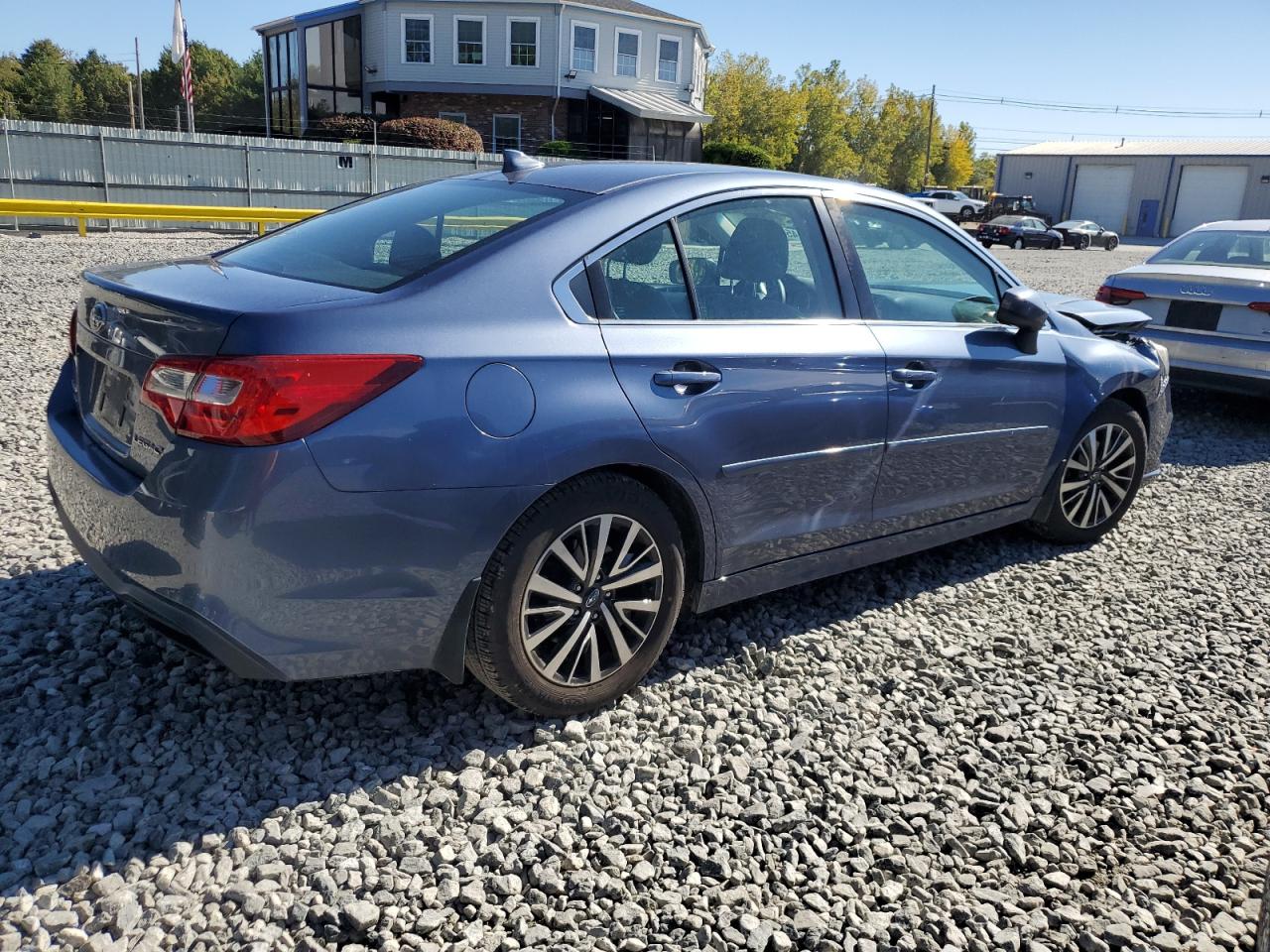Subaru Legacy 2.5i Premium Image 2
