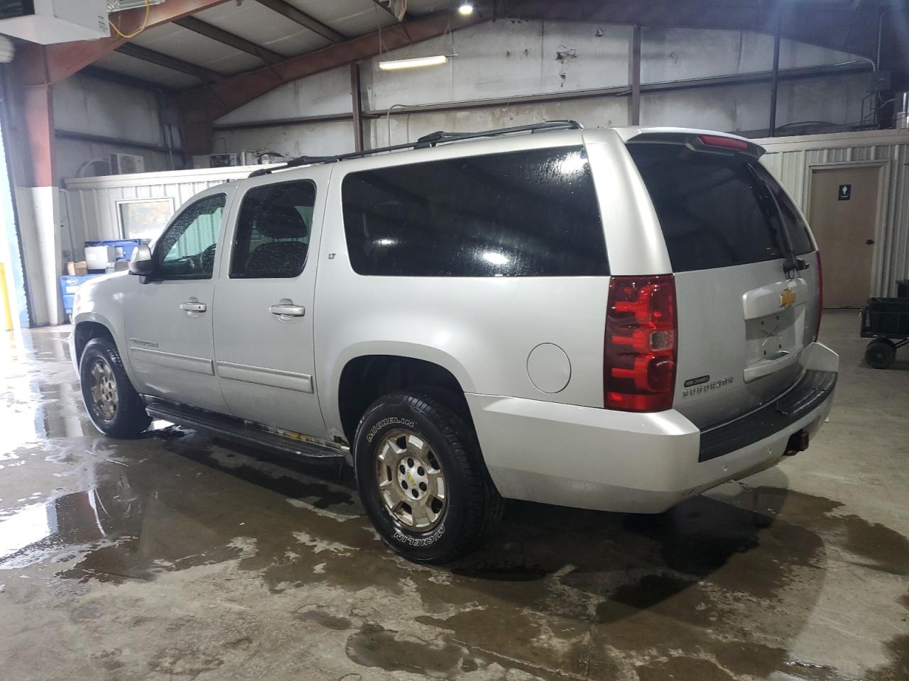 Chevrolet Suburban K1500 Lt Image 12