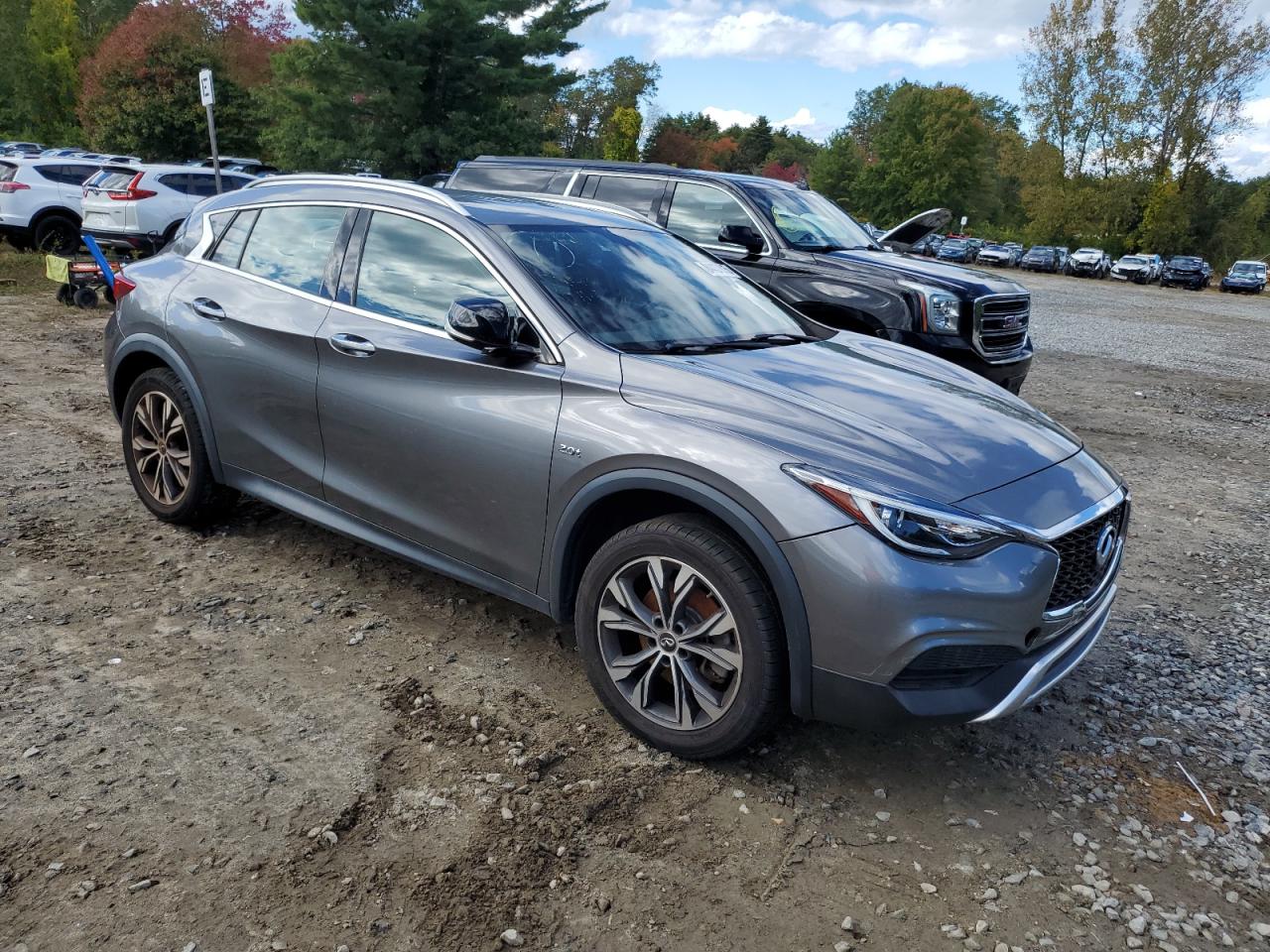 INFINITI Qx Base Image 2