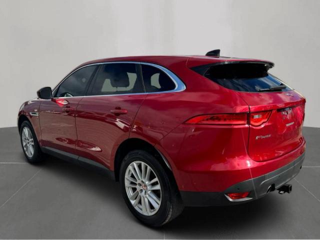 Jaguar F-PACE Prestige Image 10