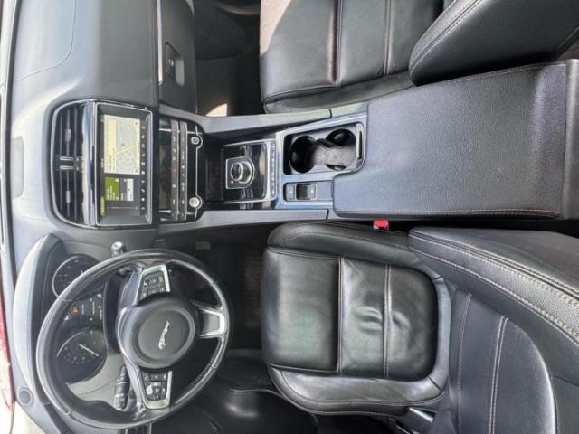 Jaguar F-PACE Prestige Image 3