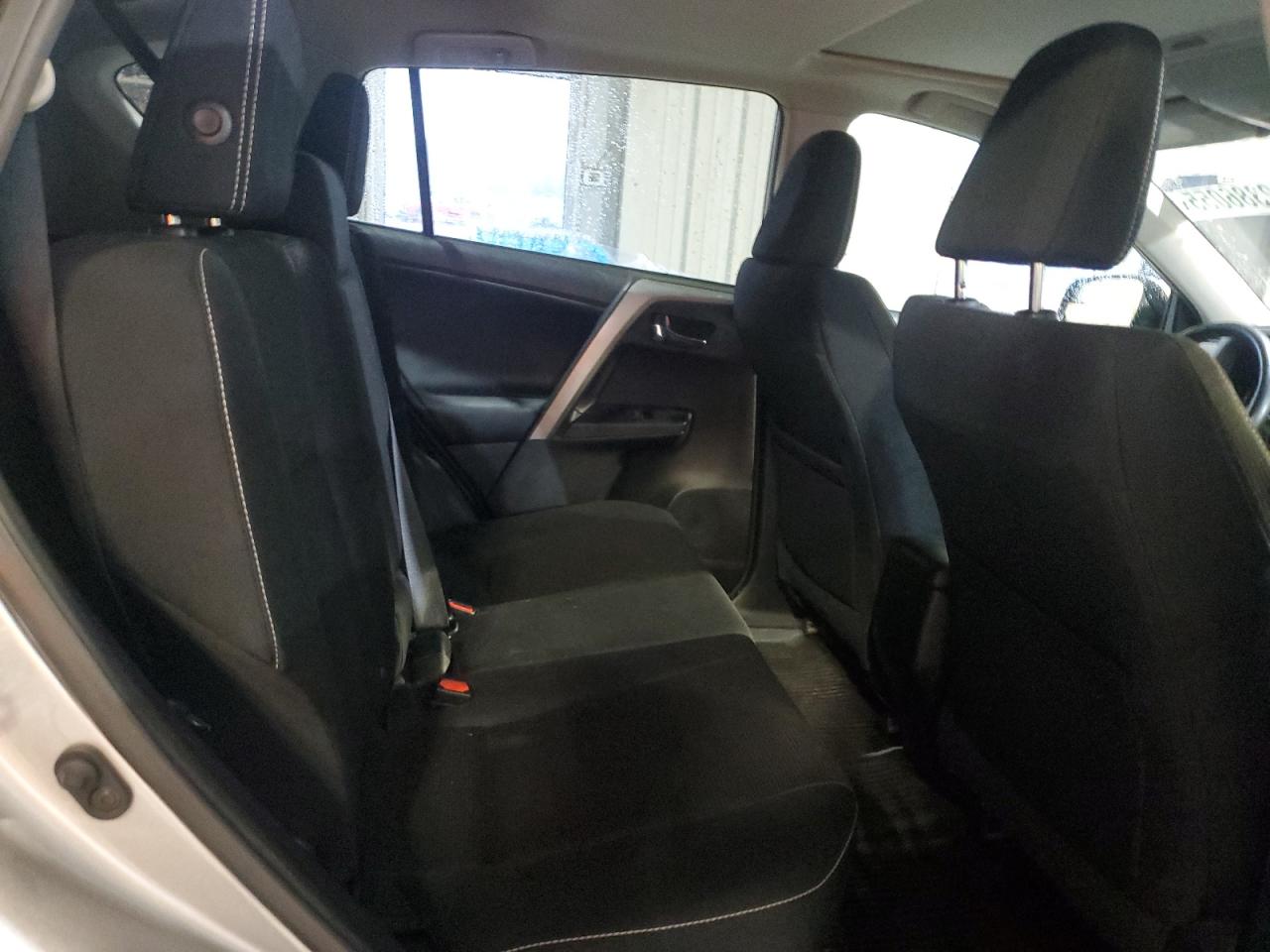 Toyota RAV4 Xle Image 10