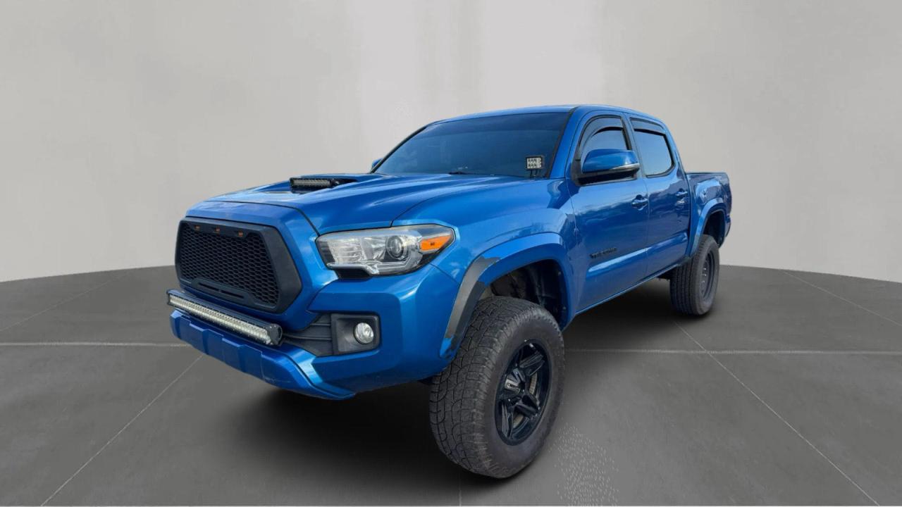 Toyota Tacoma Double Cab Image 8