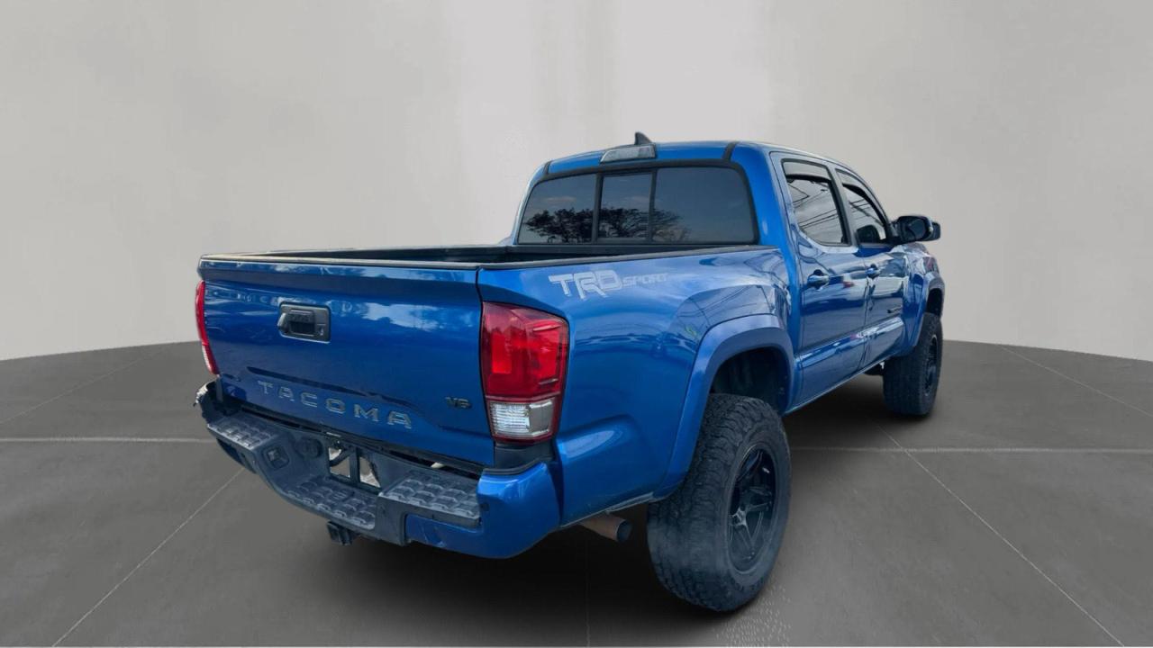 Toyota Tacoma Double Cab Image 2