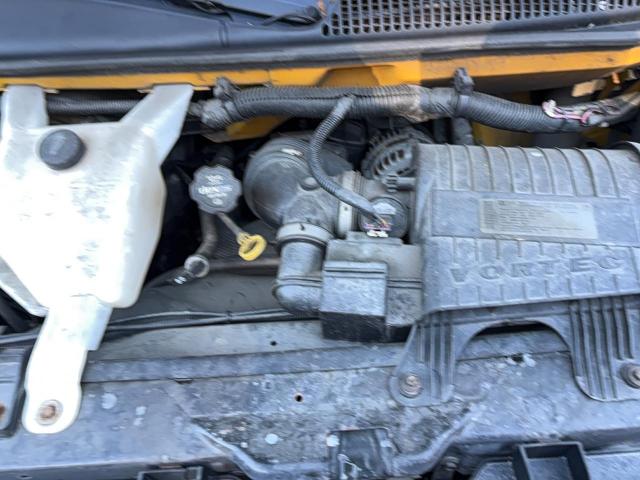 GMC Savana Cutaway G3500 Image 2