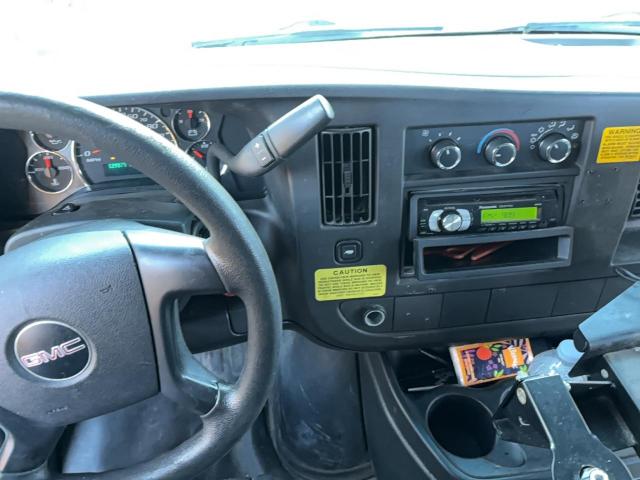 GMC Savana Cutaway G3500 Image 7