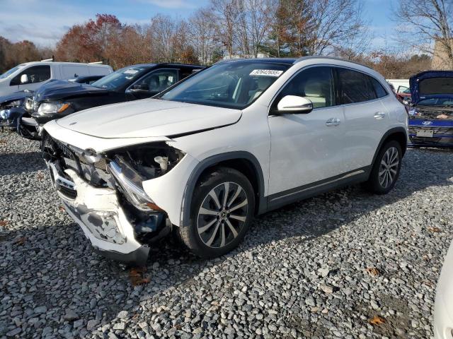  Salvage Mercedes-Benz GLA