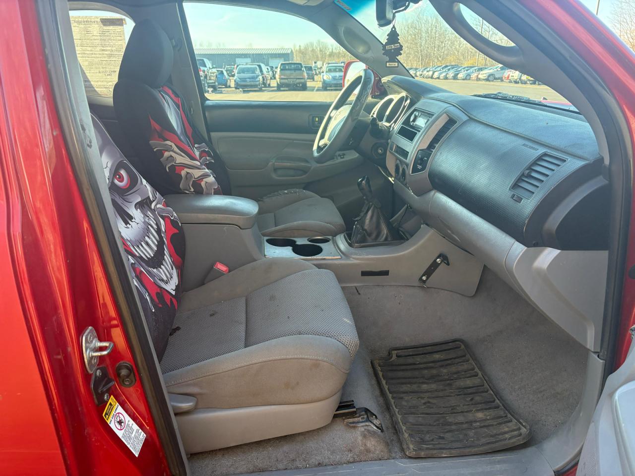 Toyota Tacoma Access Cab Image 4