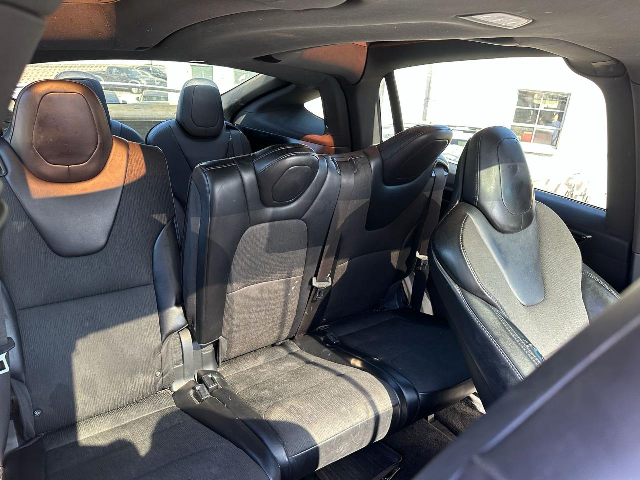 Tesla Model X Image 10