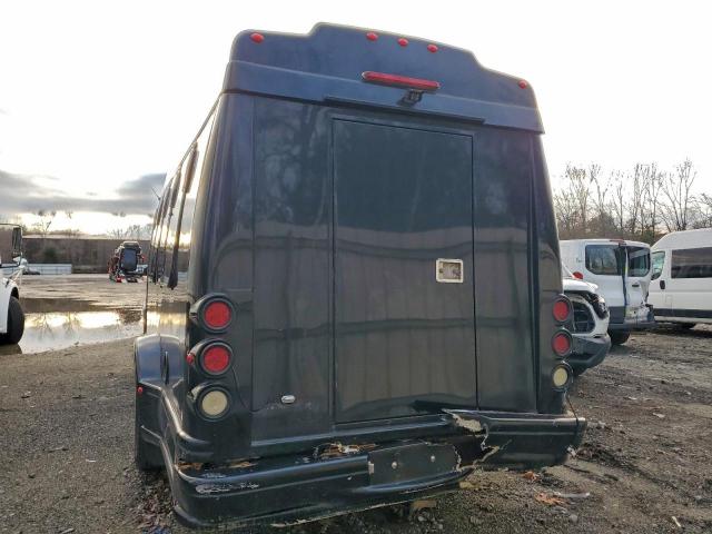 Ford Econoline E350 Super Duty Cutaway Van Image 7